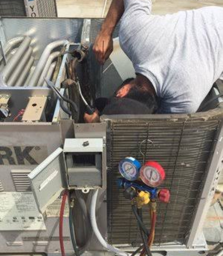 AC Repairing in Aliganj Chowk